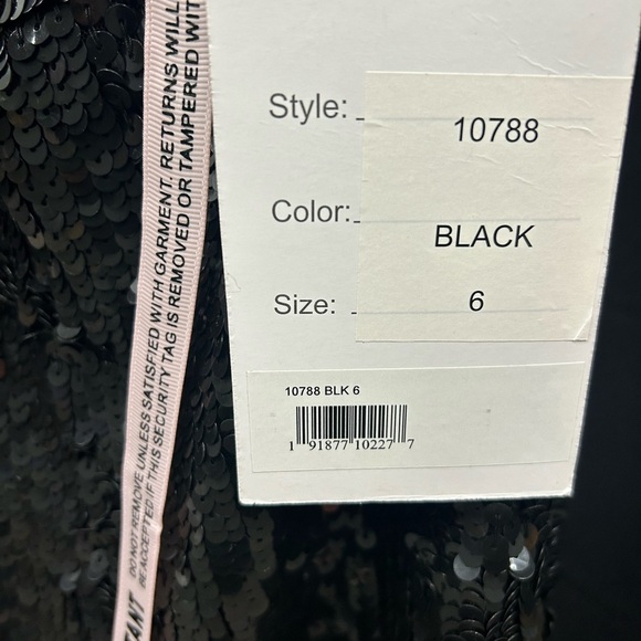 Mac Duggal 10788 NWT SEQUINED ONE SLEEVE COLUMN GOWN - Picture 8 of 9